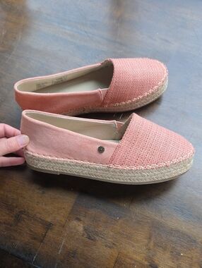 Bearpaw Size 7 Coral Woven Espadrille Slip-On for Women NEW
